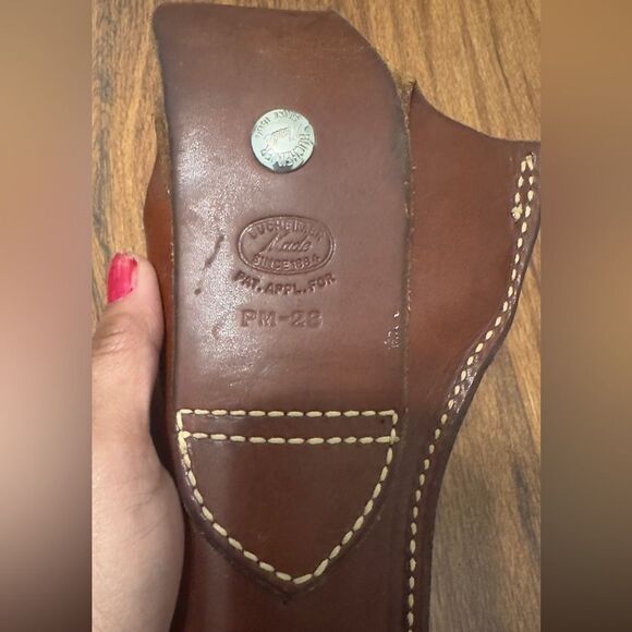 Bucheimer Belt (OWB) Field/Hunting
Holster Hunting Gun Holsters - Picture 5 of 6